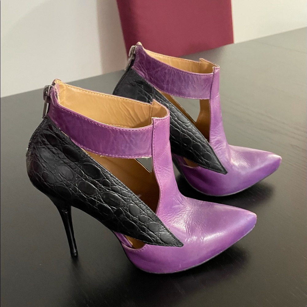 Steve Madden Booties. Size 6.